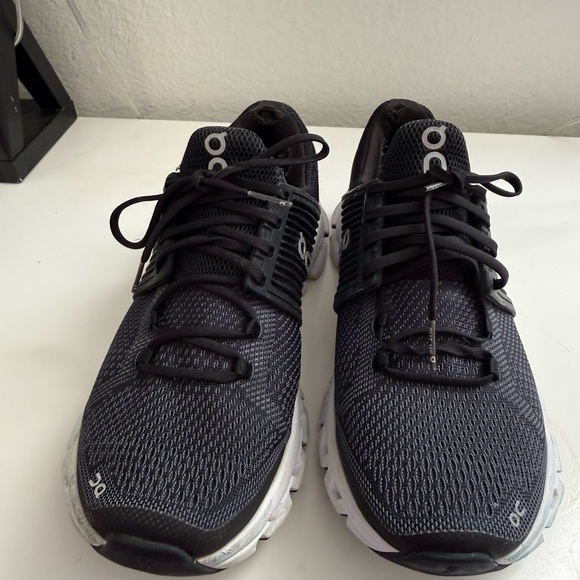 On Running Black and White Athletic Shoes - Picture 3 of 10